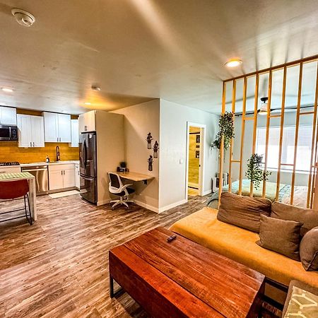 Private-Suite, Kitchen, Laundry, Rainfall Shower, 4Ktv El Centro Dış mekan fotoğraf