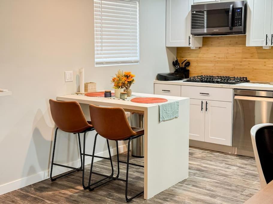 Private-Suite, Kitchen, Laundry, Rainfall Shower, 4Ktv El Centro Dış mekan fotoğraf