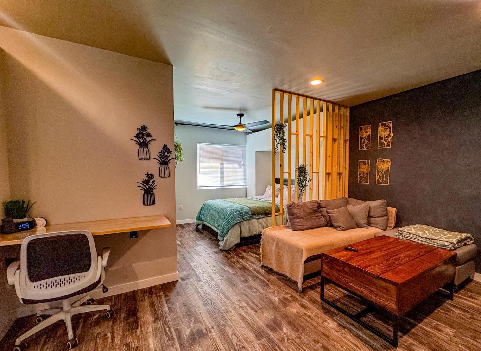 Private-Suite, Kitchen, Laundry, Rainfall Shower, 4Ktv El Centro Dış mekan fotoğraf